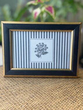 Vintage Black & Gold Solid Wood Picture Frame with Striped Botanical Artwork